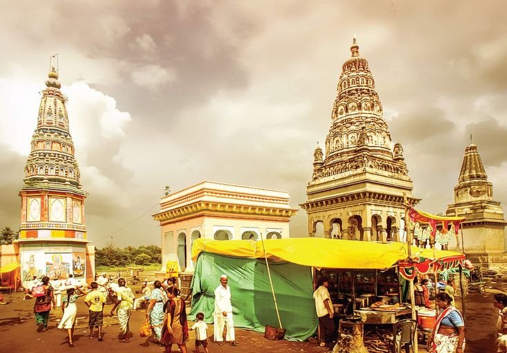 Luxuryus 20 Seater Urbania on rent Pune to Pandharpur